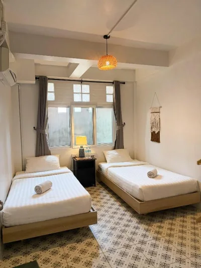 Twin Room with Private Bathroom — Closca Hostel Koh Tao